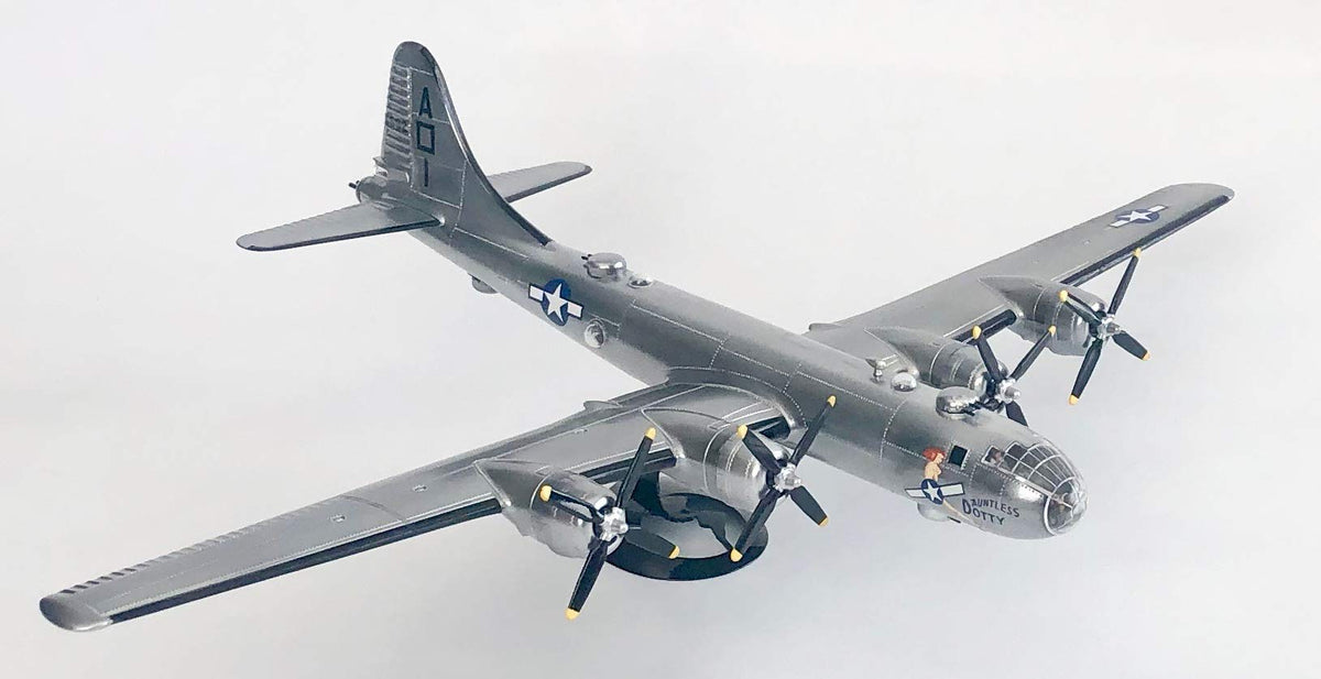 1:120 Scale WWII Bomber Plastic Model Kit Q3906