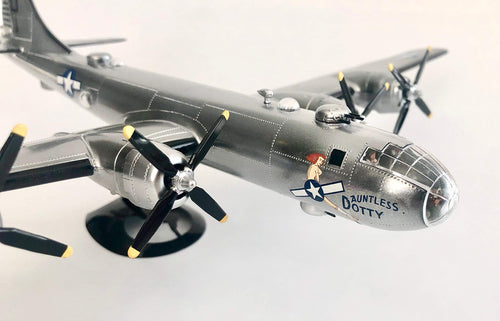 1:120 Scale WWII Bomber Plastic Model Kit Q3906