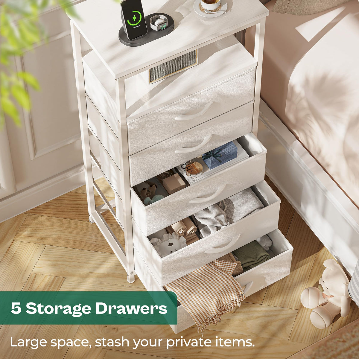 White 5 Drawer Dresser with Charging Station I69660