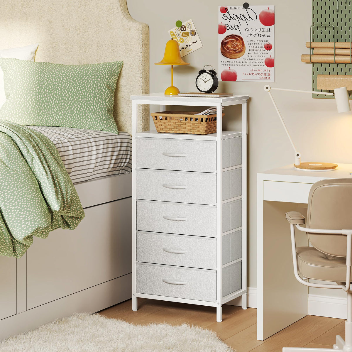 White 5 Drawer Dresser with Charging Station I69660